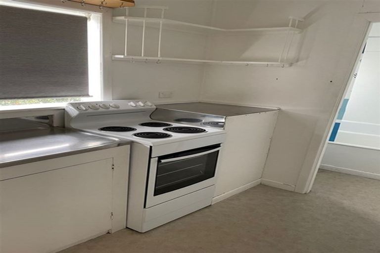 Photo of property in 34 Evans Road, Glen Eden, Auckland, 0602