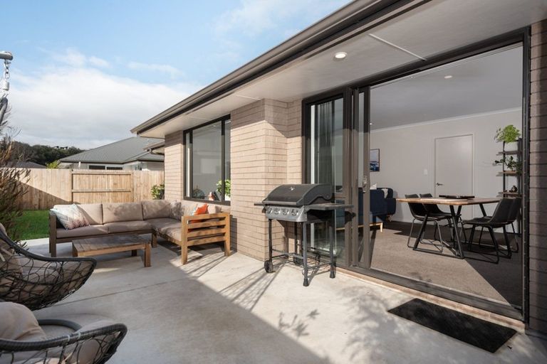 Photo of property in 86 Awataha Crescent, Pyes Pa, Tauranga, 3110