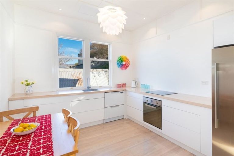 Photo of property in 27 Voelas Road, Lyttelton, 8082