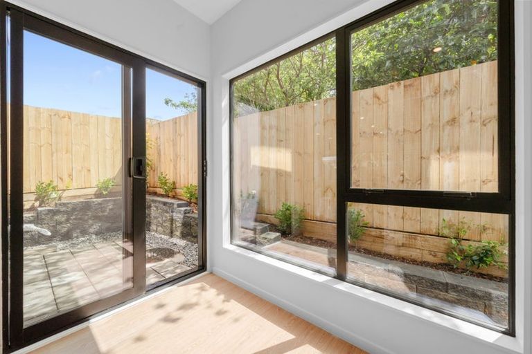 Photo of property in 101d Gossamer Drive, Pakuranga Heights, Auckland, 2010