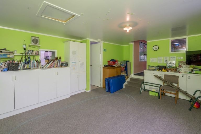 Photo of property in 2 Queens Road, Waikanae Beach, Waikanae, 5036
