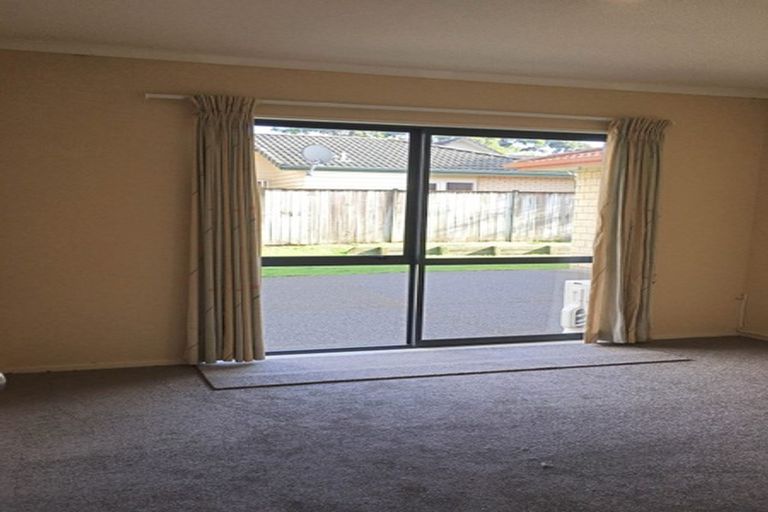 Photo of property in 10 Sayes Close, East Tamaki, Auckland, 2013