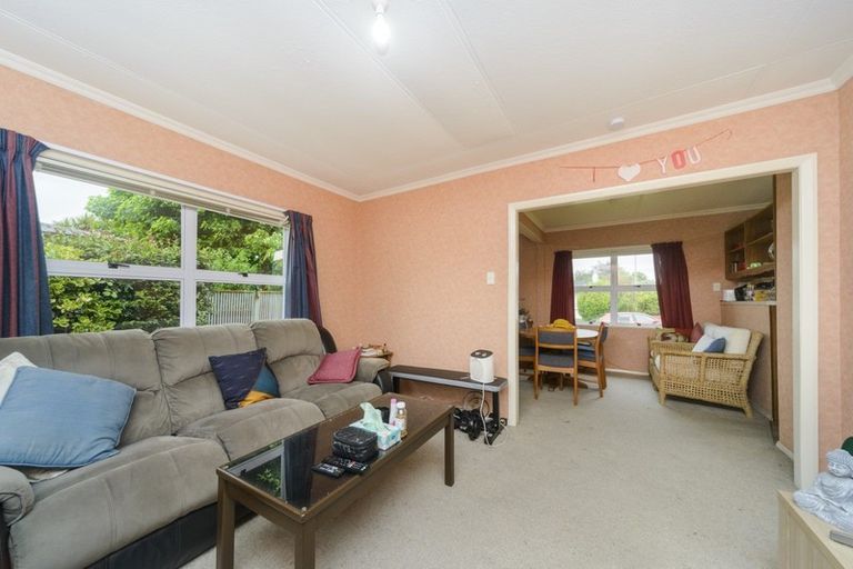 Photo of property in 1 Cremorne Avenue, Hokowhitu, Palmerston North, 4410