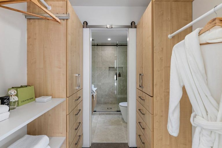 Photo of property in 34 Peach Road, Glenfield, Auckland, 0629