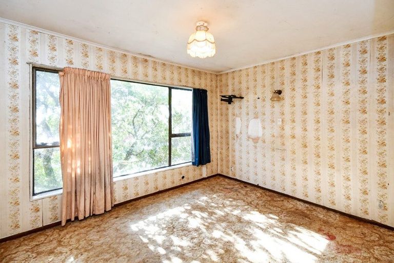 Photo of property in 2/26 Sikkim Crescent, Clover Park, Auckland, 2019