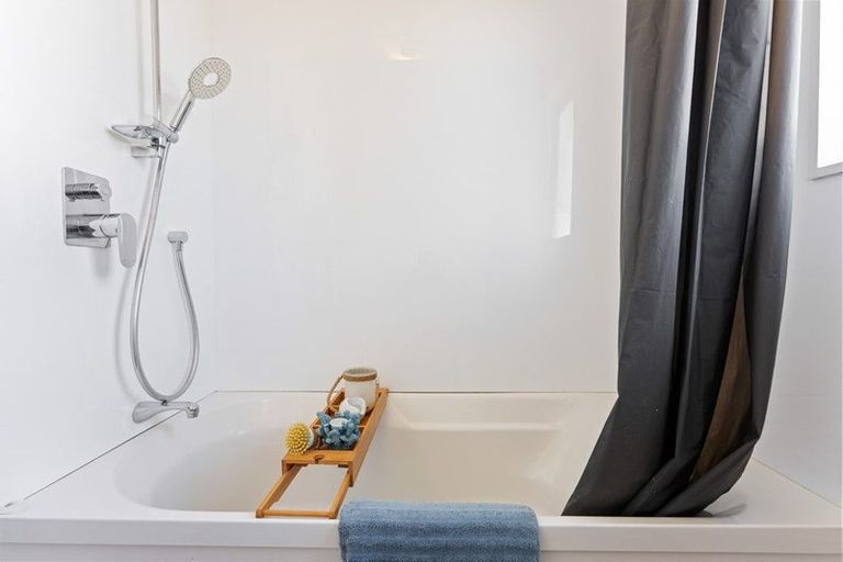 Photo of property in 25 Tobys Way, Waikanae Beach, Waikanae, 5036