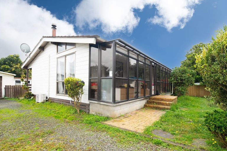Photo of property in 116a Sandspit Road, Waiuku, 2123