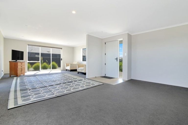 Photo of property in 16 Empire Crescent, Papamoa, 3118