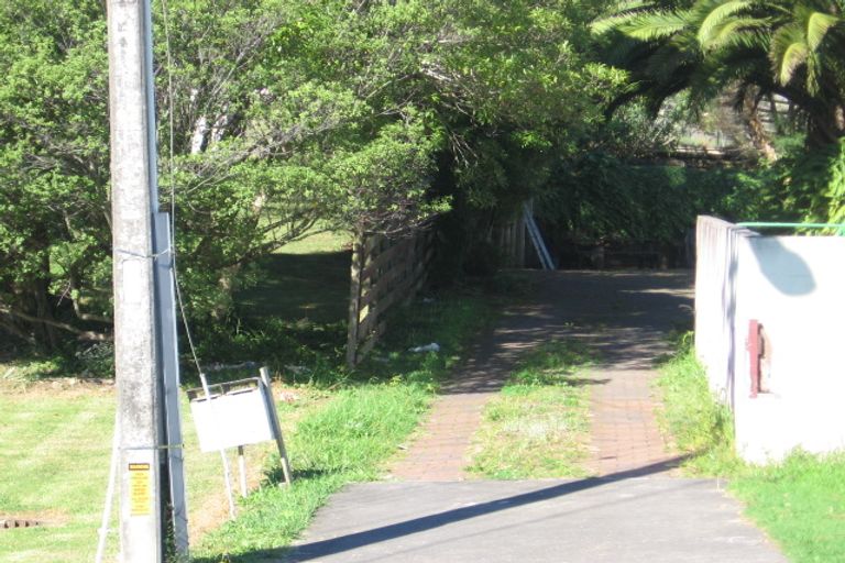 Photo of property in 2/727 Beach Road, Browns Bay, Auckland, 0630