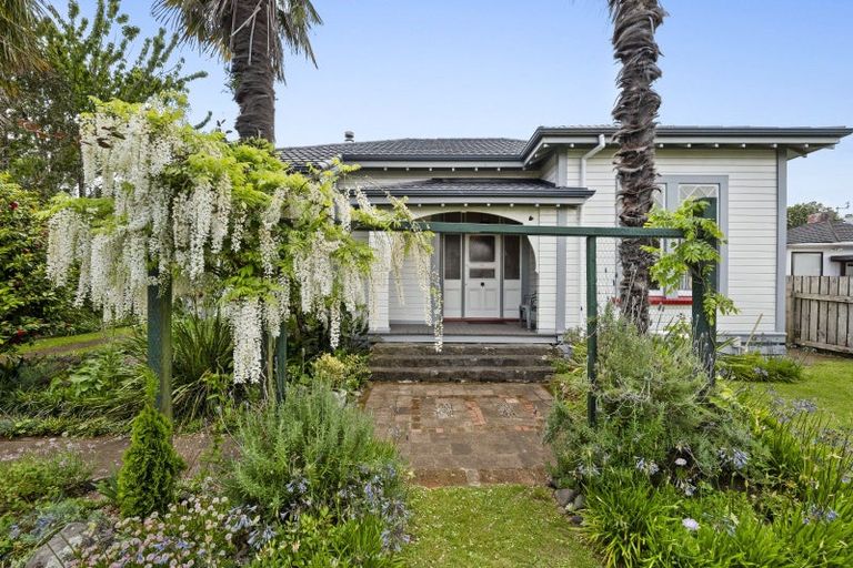 Photo of property in 263 Carrington Street, Vogeltown, New Plymouth, 4310