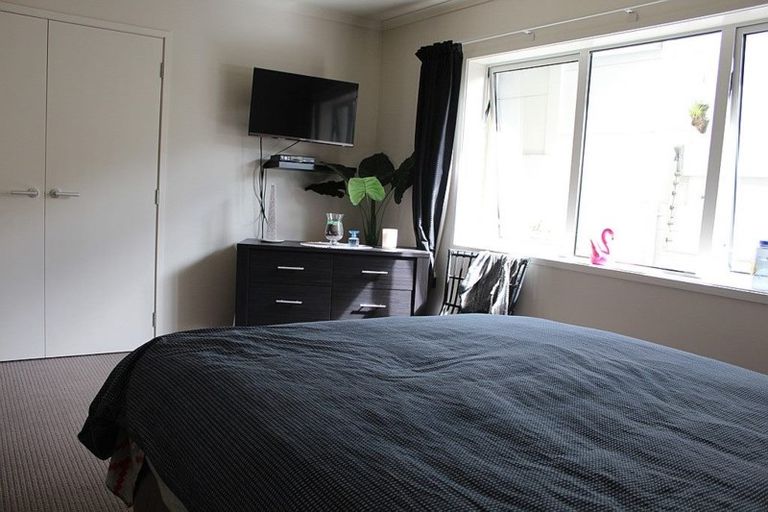 Photo of property in 3/24 Selwyn Road, Cockle Bay, Auckland, 2014