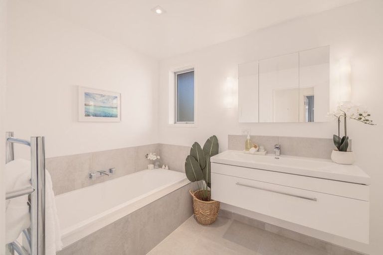 Photo of property in 23 Celia Street, Redcliffs, Christchurch, 8081