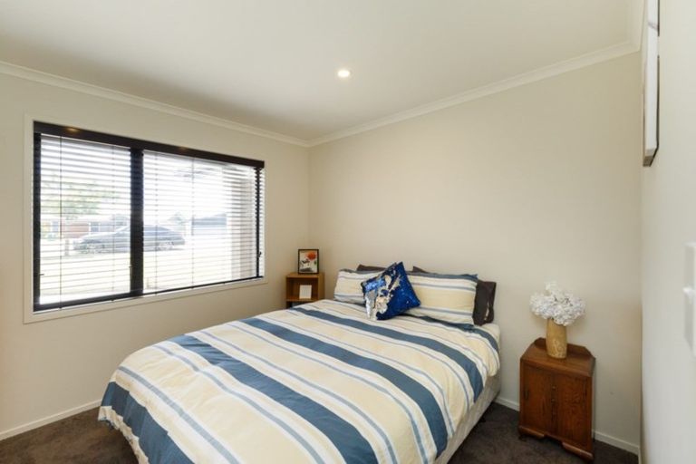 Photo of property in 32 Silicon Way, Fitzherbert, Palmerston North, 4410