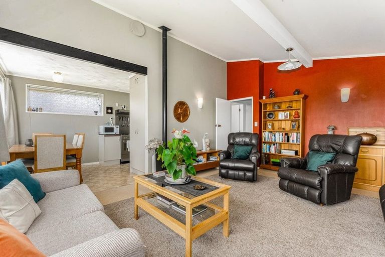 Photo of property in 16 Hicks Close, Whitby, Porirua, 5024