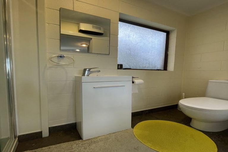 Photo of property in 88 Canongate Street, Birkdale, Auckland, 0626