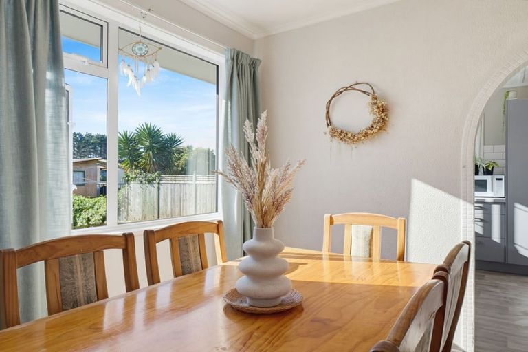 Photo of property in 24 Lee Street, Castlecliff, Whanganui, 4501