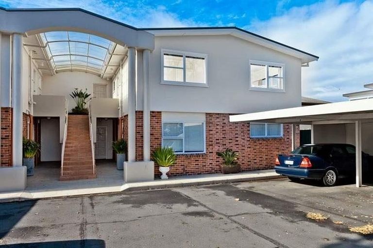 Photo of property in 6/241 Hurstmere Road, Takapuna, Auckland, 0622