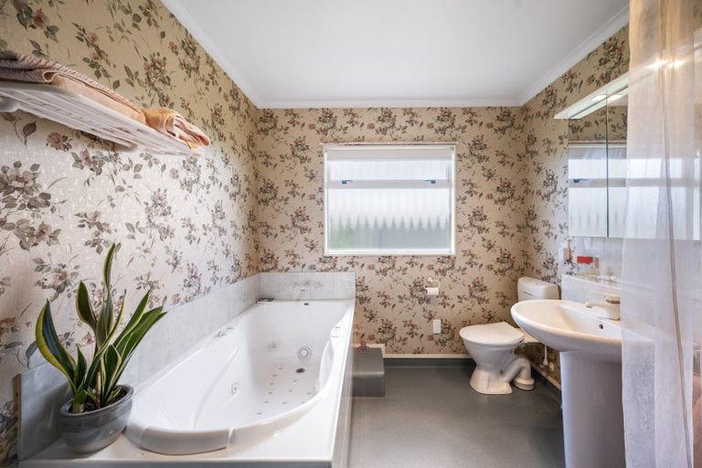 Photo of property in 14 Flemington Place, Taradale, Napier, 4112