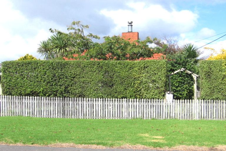 Photo of property in 59 Waipani Road, Te Atatu Peninsula, Auckland, 0610