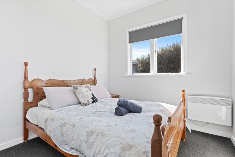 Photo of property in 64 Cologne Street, Martinborough, 5711