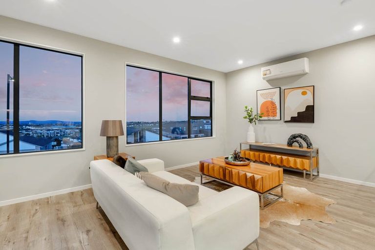 Photo of property in 129 Wainui Road, Silverdale, 0932