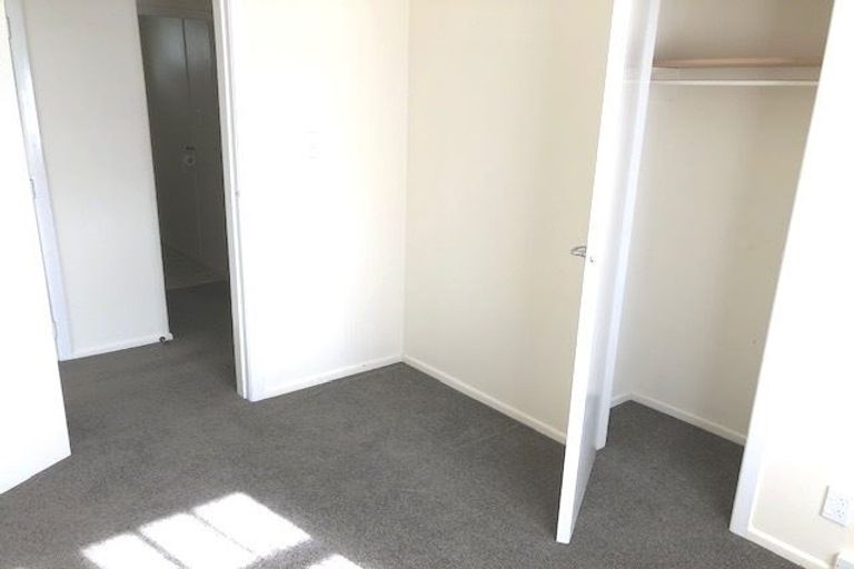 Photo of property in 18 Barrys Road, Glendene, Auckland, 0602