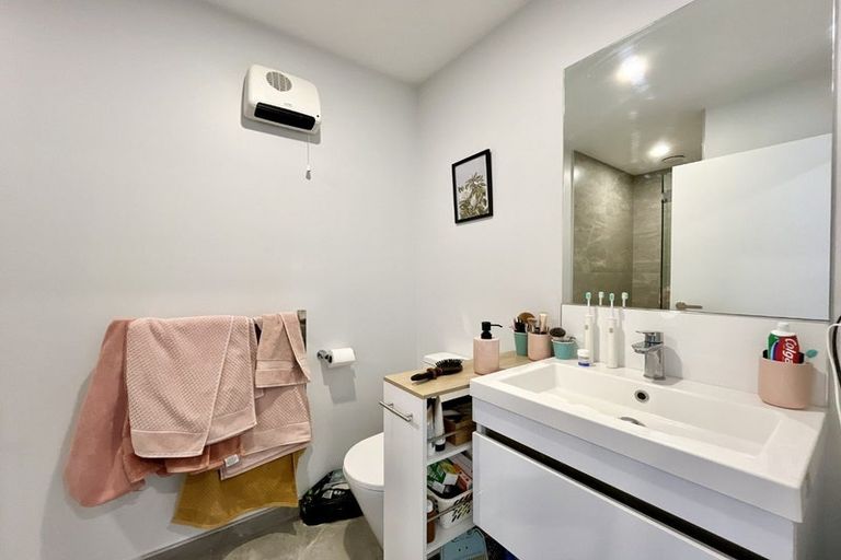 Photo of property in 2/6 Trent Street, Linwood, Christchurch, 8011