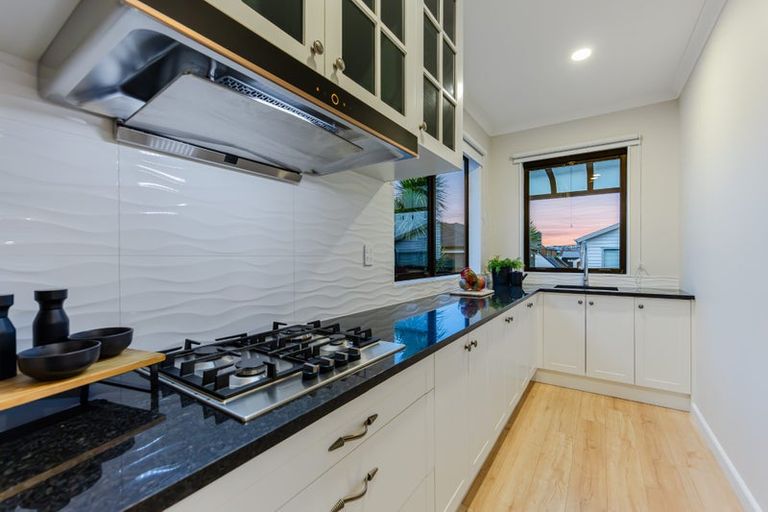 Photo of property in 21 Tawatawa Street, Long Bay, Auckland, 0630