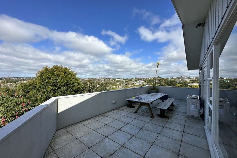 Photo of property in 158 Carlisle Road, Northcross, Auckland, 0632