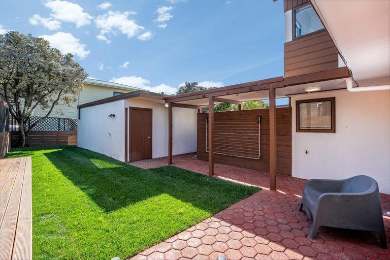 Photo of property in 11 Tamahine Street, Maupuia, Wellington, 6022