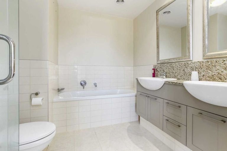 Photo of property in 7/2a Frieston Road, Milford, Auckland, 0620