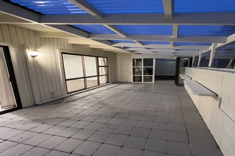 Photo of property in 2/54 Ray Small Drive, Pahurehure, Papakura, 2113