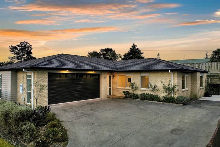 Photo of property in 14 Riverside Place, Katikati, 3129