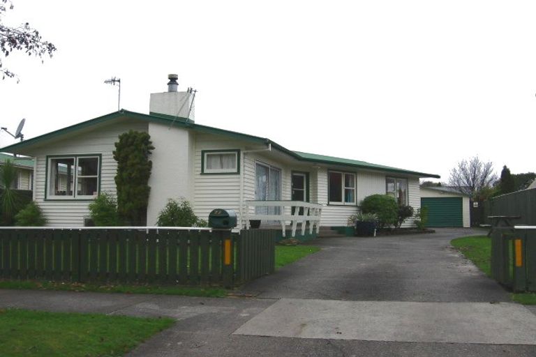 Photo of property in 22 Rhodes Drive, Kelvin Grove, Palmerston North, 4414