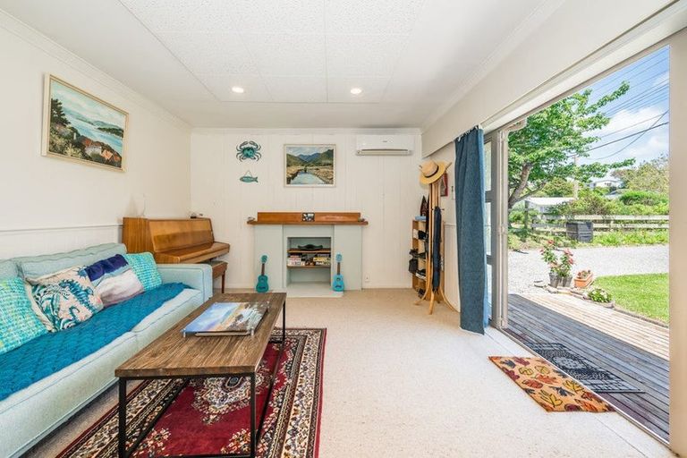 Photo of property in 15 Dale Road, Raumati South, Paraparaumu, 5032