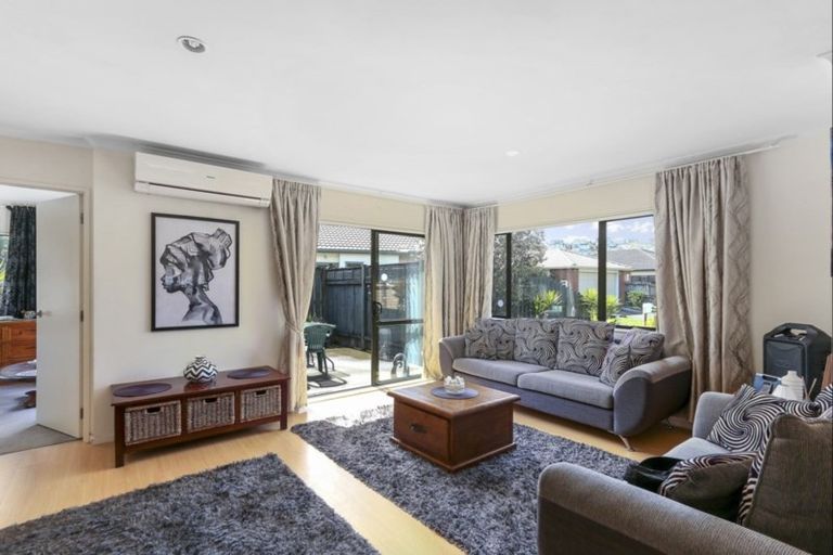 Photo of property in 10 Ettrick Lane, Papakura, 2110