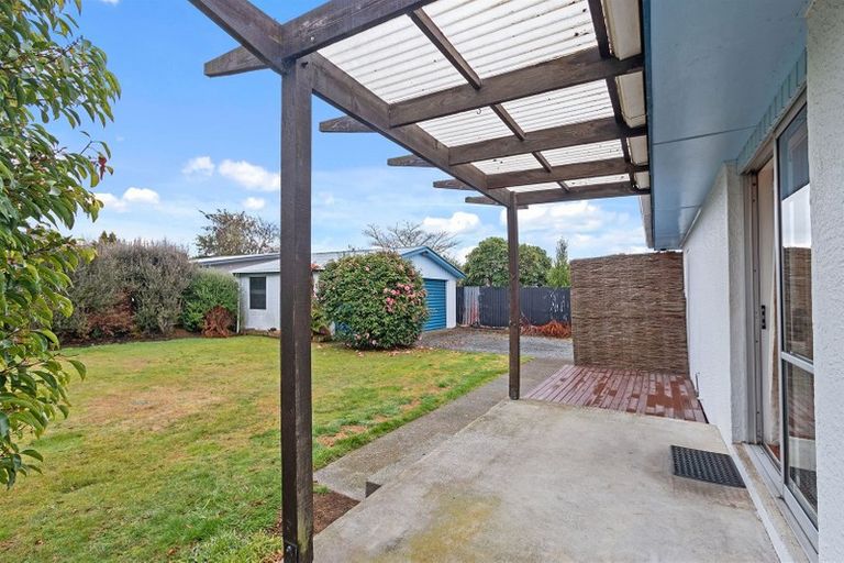 Photo of property in 40 Wilton Crescent, Bishopdale, Christchurch, 8053
