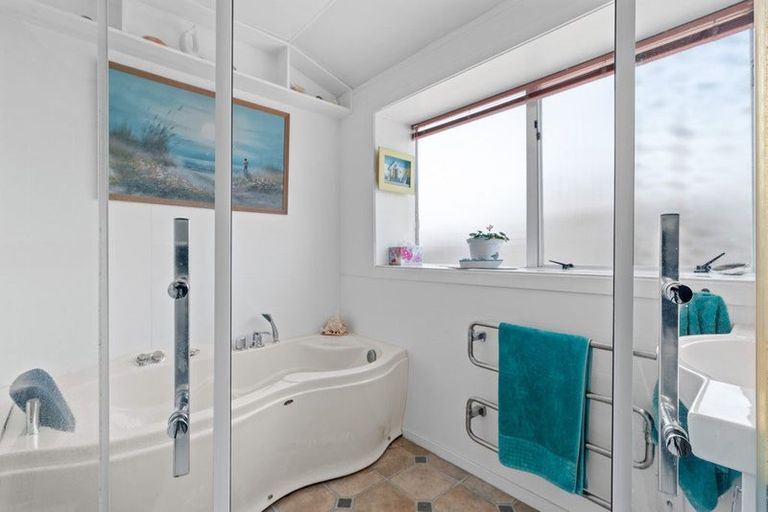 Photo of property in 94 Warren Crescent, Hillmorton, Christchurch, 8025