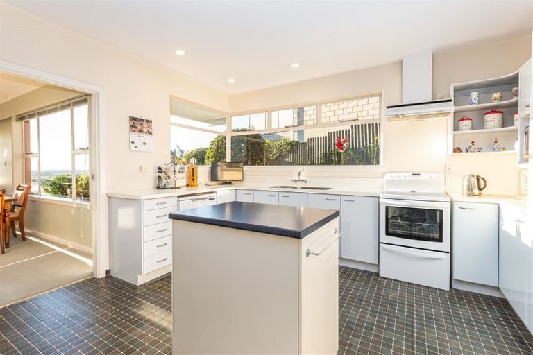 Photo of property in 34 Cannon Hill Crescent, Mount Pleasant, Christchurch, 8081