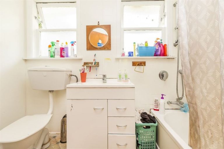 Photo of property in 65 Waihora Crescent, Waitangirua, Porirua, 5024