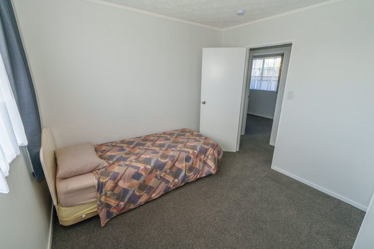 Photo of property in 33 Tiller Close, Kelvin Grove, Palmerston North, 4414