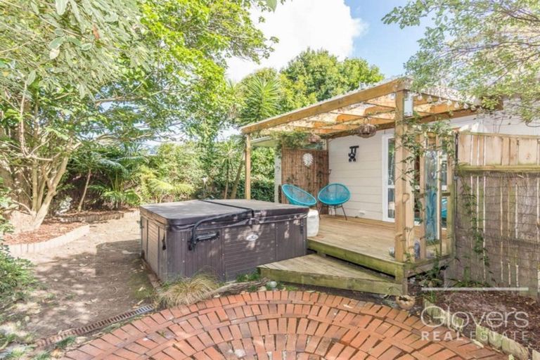 Photo of property in 47 Kamara Road, Glen Eden, Auckland, 0602