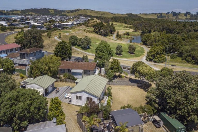 Photo of property in 4 Pioneer Crescent, Omaha, Warkworth, 0986