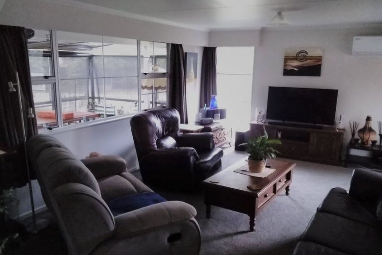 Photo of property in 24 Paradise Place, Milson, Palmerston North, 4414