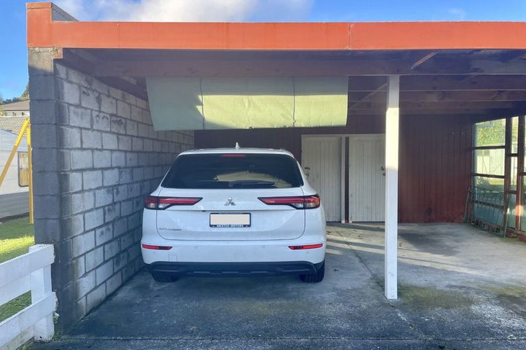 Photo of property in 205 Stokes Valley Road, Stokes Valley, Lower Hutt, 5019