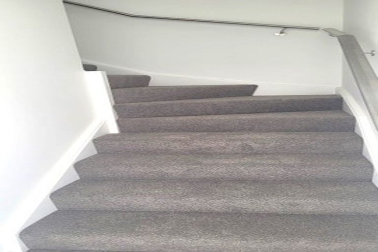 Photo of property in 30 Koreke Close, Kenepuru, Porirua, 5022