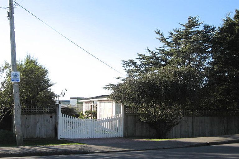 Photo of property in 49 Menin Road, Raumati South, Paraparaumu, 5032