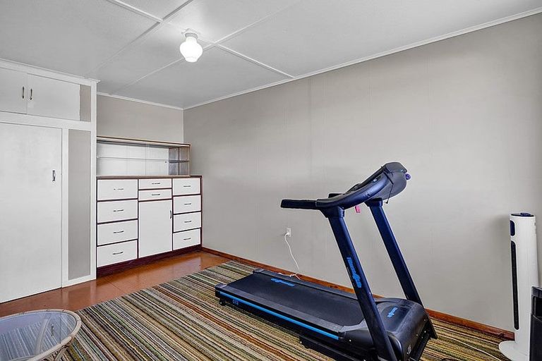 Photo of property in 74 Riemenschneider Street, Manaia, 4612