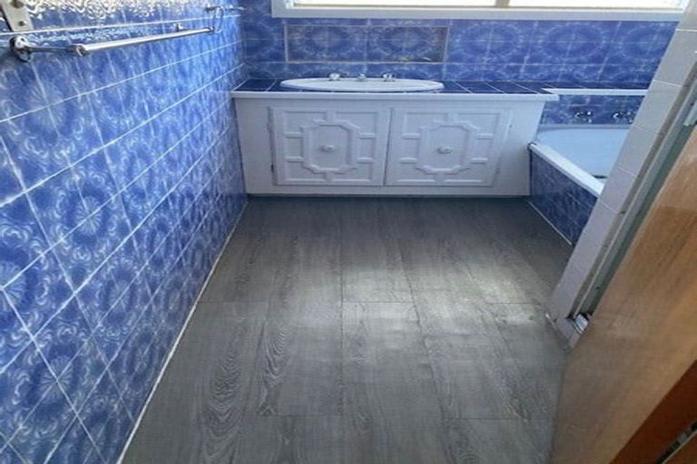 Photo of property in 61 Denise Crescent, Hornby, Christchurch, 8042