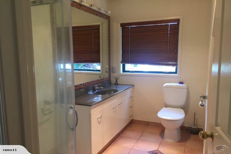 Photo of property in 19 Grammar School Road, Pakuranga, Auckland, 2010